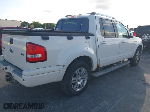 ✅ 2010 Ford Explorer Sport Trac Limited • VIN: 1FMEU5D84AUA49750 • Lot: 41684052. Wystawiony na IAAI z przebiegiem 201 485 mil. Bezpłatny archiwum sprzedaży aukcyjnych z USA i szczegółowy raport historii pojazdu na DreamBid. Zdjęcie 4.