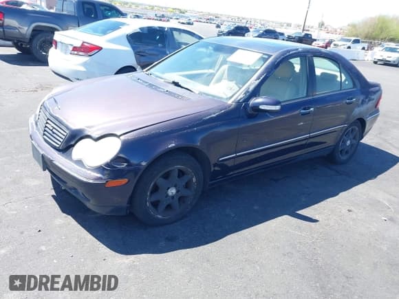 ✅ 2003 Mercedes-Benz C 240 • VIN: WDBRF61J43E010505 • Lot: 42353033. Listed on IAAI with Not provided. Free auction sales archive from the USA and detailed vehicle history report at DreamBid. Image 2.