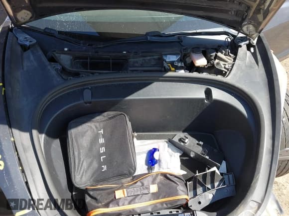 ✅ 2018 Tesla Model 3 Long Range Battery • VIN: 5YJ3E1EB6JF105837 • Lot: 41763460. Wystawiony na IAAI z przebiegiem 100 387 mil. Bezpłatny archiwum sprzedaży aukcyjnych z USA i szczegółowy raport historii pojazdu na DreamBid. Zdjęcie 10.