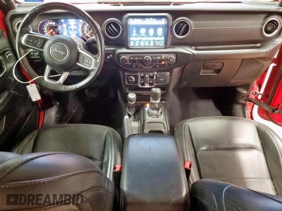 ✅ 2019 Jeep Wrangler Unlimited Sahara • VIN: 1C4HJXEG4KW590105 • Lot: 69659925. Wystawiony na Copart z przebiegiem 95 752 mil. Bezpłatny archiwum sprzedaży aukcyjnych z USA i szczegółowy raport historii pojazdu na DreamBid. Zdjęcie 8.