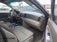 ✅ 2007 Jeep Grand Cherokee Laredo • VIN: 1J8GS48K07C584004 • Лот: 43621096. Опубликован ранее на IAAI с пробегом 103 682 миль. Бесплатный доступ к архиву аукционных продаж из США и подробный отчёт об истории автомобиля на DreamBid. Изображение 5.