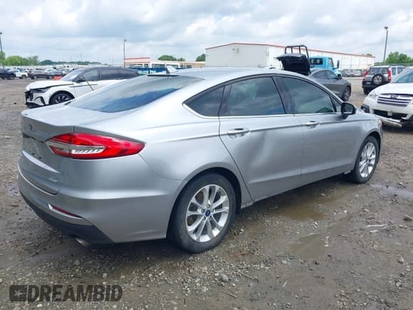 ✅ 2020 Ford Fusion SE • VIN: 3FA6P0HD5LR262877 • Lot: 42243525. Wystawiony na IAAI z przebiegiem 53 071 mil. Bezpłatny archiwum sprzedaży aukcyjnych z USA i szczegółowy raport historii pojazdu na DreamBid. Zdjęcie 4.
