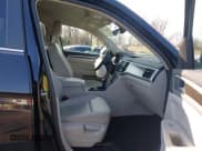 ✅ 2022 Volkswagen Atlas SE • VIN: 1V2LP2CA8NC541150 • Lot: 41440577. Wystawiony na IAAI z przebiegiem 77 028 mil. Bezpłatny archiwum sprzedaży aukcyjnych z USA i szczegółowy raport historii pojazdu na DreamBid. Zdjęcie 5.