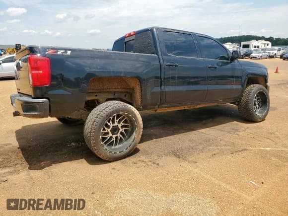 ✅ 2018 Chevrolet Silverado 1500 LTZ • VIN: 3GCUKSEJ5JG136579 • Лот: 67352275. Опубликован ранее на Copart с пробегом 206 788 миль. Бесплатный доступ к архиву аукционных продаж из США и подробный отчёт об истории автомобиля на DreamBid. Изображение 3.