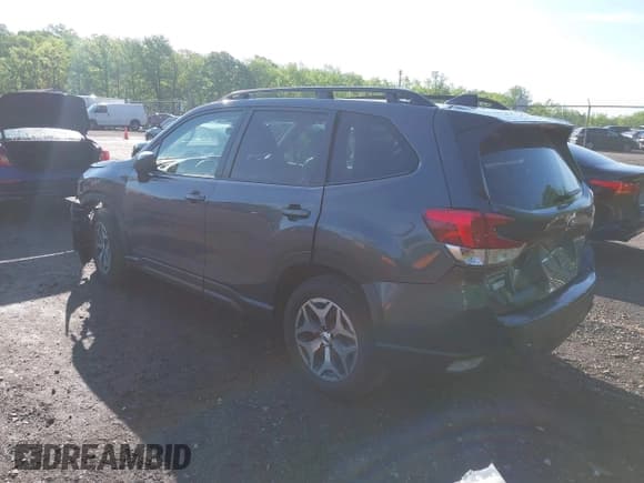 ✅ 2024 Subaru Forester Premium • VIN: JF2SKACC8RH509283 • Lot: 42151924. Listed on IAAI with 10,593 mi. Free auction sales archive from the USA and detailed vehicle history report at DreamBid. Image 3.
