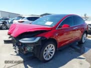 ✅ 2017 Tesla Model X 90D • VIN: 5YJXCBE24HF054166 • Lot: 43016756. Wystawiony na IAAI z przebiegiem 110 926 mil. Bezpłatny archiwum sprzedaży aukcyjnych z USA i szczegółowy raport historii pojazdu na DreamBid. Zdjęcie 23.