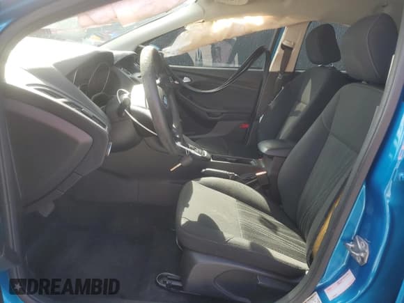 ✅ 2016 Ford Focus SE • VIN: 1FADP3F29GL399786 • Lot: 89494725. Wystawiony na Copart z przebiegiem 146 866 mil. Bezpłatny archiwum sprzedaży aukcyjnych z USA i szczegółowy raport historii pojazdu na DreamBid. Zdjęcie 7.