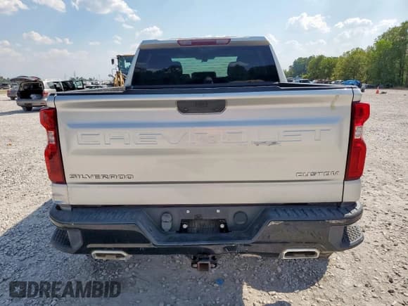 ✅ 2019 Chevrolet Silverado 1500 Custom Trail Boss • VIN: 3GCPYCEF4KG139844 • Lot: 84975925. Wystawiony na Copart z przebiegiem Nie podano. Bezpłatny archiwum sprzedaży aukcyjnych z USA i szczegółowy raport historii pojazdu na DreamBid. Zdjęcie 6.