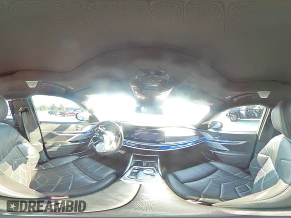 ✅ 2023 BMW 7 Series 760i xDrive • VIN: WBA33EJ0XPCM64354 • Lot: 68515925. Wystawiony na Copart z przebiegiem 51 746 mil. Bezpłatny archiwum sprzedaży aukcyjnych z USA i szczegółowy raport historii pojazdu na DreamBid. Zdjęcie 14.