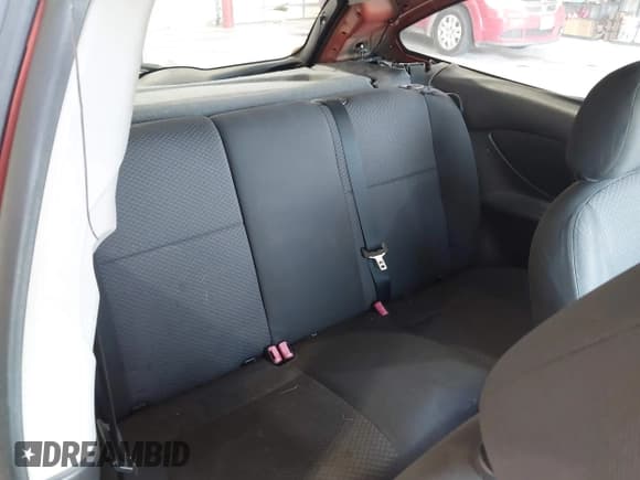 ✅ 2005 Ford Focus S • VIN: 3FAFP31N05R150706 • Лот: 42355781. Опубликован ранее на IAAI с пробегом 194 401 миль. Бесплатный доступ к архиву аукционных продаж из США и подробный отчёт об истории автомобиля на DreamBid. Изображение 8.