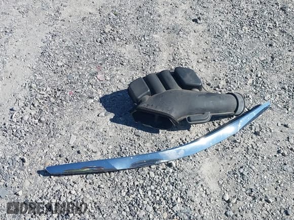 ✅ 2017 Honda Pilot Elite • VIN: 5FNYF6H08HB105293 • Lot: 43451540. Listed on IAAI with 94,862 mi. Free auction sales archive from the USA and detailed vehicle history report at DreamBid. Image 12.