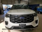 ✅ 2025 Ford Explorer Platinum • VIN: 1FMWK8HC9SGA70846 • Lot: 71782335. Listed on Copart with 7,339 mi. Free auction sales archive from the USA and detailed vehicle history report at DreamBid. Image 5.