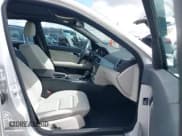 ✅ 2014 Mercedes-Benz C 250 Sport • VIN: WDDGF4HB1EA951907 • Lot: 42580563. Wystawiony na IAAI z przebiegiem 51 592 mil. Bezpłatny archiwum sprzedaży aukcyjnych z USA i szczegółowy raport historii pojazdu na DreamBid. Zdjęcie 5.