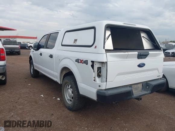 ✅ 2018 Ford F-150 XL • VIN: 1FTEW1EG9JKF64073 • Lot: 43423301. Wystawiony na IAAI z przebiegiem 103 674 mil. Bezpłatny archiwum sprzedaży aukcyjnych z USA i szczegółowy raport historii pojazdu na DreamBid. Zdjęcie 3.