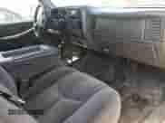 2006 Chevrolet Silverado 1500 LS z VIN 1GCEK19V26Z143573, wystawiony jako Copart lot #70707094 z przebiegiem 223 853 mil mil oraz Szkoda całkowita • Salvage title. Historia ofert i sprzedaży dostępna na DreamBid. Obrazek 8.