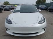 ✅ 2022 Tesla Model 3 Long Range • VIN: 5YJ3E1EBXNF180157 • Lot: 43331221. Wystawiony na IAAI z przebiegiem 44 382 mil. Bezpłatny archiwum sprzedaży aukcyjnych z USA i szczegółowy raport historii pojazdu na DreamBid. Zdjęcie 12.