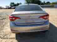 2016 Hyundai Sonata 2.4L z VIN 5NPE24AF1GH357100, wystawiony jako Copart lot #80179515 z przebiegiem 149 248 mil mil oraz Szkoda całkowita • Salvage title. Historia ofert i sprzedaży dostępna na DreamBid. Obrazek 6.