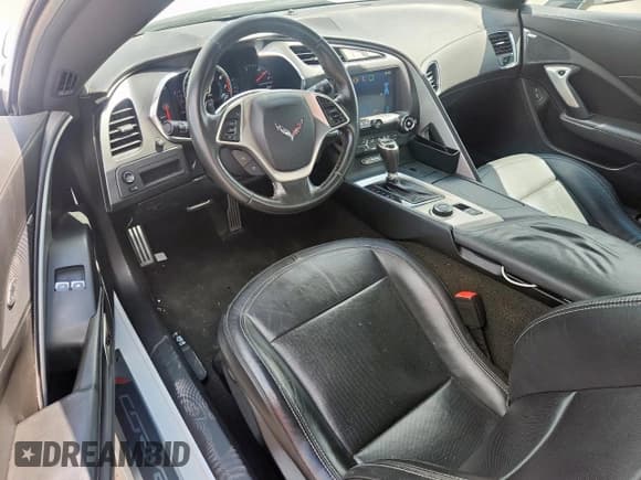 ✅ 2015 Chevrolet Corvette 1LT • VIN: 1G1YB2D75F5103774 • Lot: 62449305. Wystawiony na Copart z przebiegiem 93 891 mil. Bezpłatny archiwum sprzedaży aukcyjnych z USA i szczegółowy raport historii pojazdu na DreamBid. Zdjęcie 8.