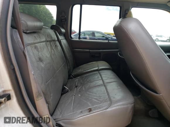 ✅ 1997 Ford Explorer XL • VIN: 1FMDU32E8VUC60285 • Lot: 66154644. Listed on Copart with 219,066 mi. Free auction sales archive from the USA and detailed vehicle history report at DreamBid. Image 12.