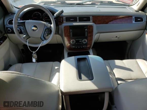 ✅ 2010 Chevrolet Silverado 1500 • VIN: 3GCXKTE24AG233395 • Lot: 49050065. Wystawiony na Copart z przebiegiem 150 481 mil. Bezpłatny archiwum sprzedaży aukcyjnych z USA i szczegółowy raport historii pojazdu na DreamBid. Zdjęcie 8.