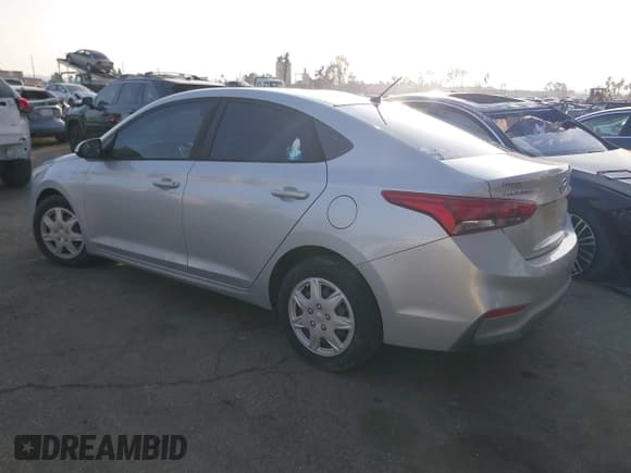 ✅ 2018 Hyundai Accent SE • VIN: 3KPC24A34JE017335 • Лот: 41473042. Опубликован ранее на IAAI с пробегом 98 995 миль. Бесплатный доступ к архиву аукционных продаж из США и подробный отчёт об истории автомобиля на DreamBid. Изображение 3.