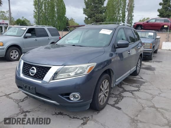 ✅ 2014 Nissan Pathfinder SV • VIN: 5N1AR2MM9EC625565 • Lot: 42137658. Listed on IAAI with 163,357 mi. Free auction sales archive from the USA and detailed vehicle history report at DreamBid. Image 6.