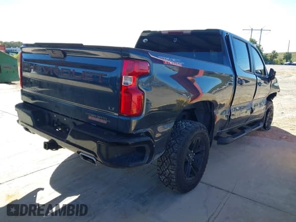 ✅ 2022 Chevrolet Silverado 1500 LT Trail Boss • VIN: 1GCPYFED9NZ181057 • Lot: 43574184. Wystawiony na IAAI z przebiegiem 25 856 mil. Bezpłatny archiwum sprzedaży aukcyjnych z USA i szczegółowy raport historii pojazdu na DreamBid. Zdjęcie 4.