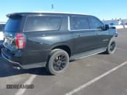 ✅ 2022 Chevrolet Suburban Premier • VIN: 1GNSKFKD1NR223325 • Lot: 40848831. Wystawiony na IAAI z przebiegiem 52 798 mil. Bezpłatny archiwum sprzedaży aukcyjnych z USA i szczegółowy raport historii pojazdu na DreamBid. Zdjęcie 4.