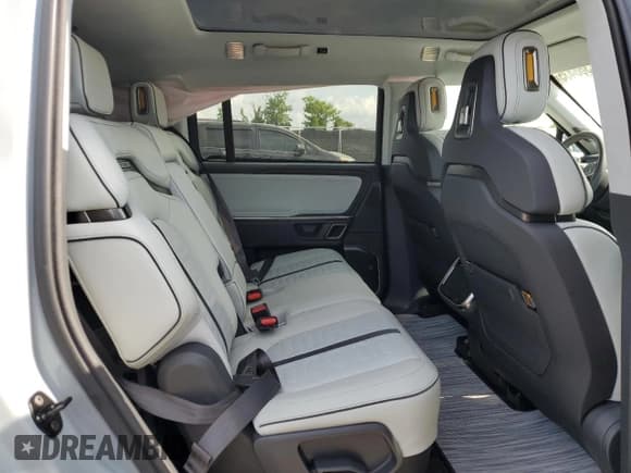 ✅ 2024 Rivian R1S Adventure • VIN: 7PDSGCBA8RN040833 • Lot: 67366435. Listed on Copart with Not provided. Free auction sales archive from the USA and detailed vehicle history report at DreamBid. Image 11.