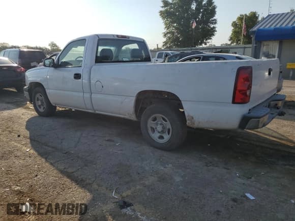 ✅ 2003 Chevrolet Silverado 1500 Work Truck • VIN: 1GCEC14X93Z347773 • Лот: 75303904. Опубликован ранее на Copart с пробегом 239 585 миль. Бесплатный доступ к архиву аукционных продаж из США и подробный отчёт об истории автомобиля на DreamBid. Изображение 2.