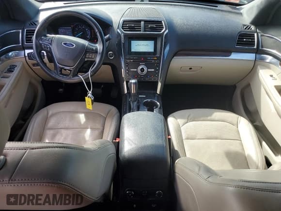 ✅ 2018 Ford Explorer Limited • VIN: 1FM5K8F8XJGB52772 • Lot: 82053425. Wystawiony na Copart z przebiegiem 73 499 mil. Bezpłatny archiwum sprzedaży aukcyjnych z USA i szczegółowy raport historii pojazdu na DreamBid. Zdjęcie 8.