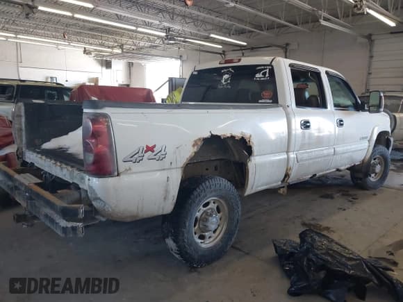 ✅ 2003 Chevrolet Silverado 2500HD LT3 • VIN: 1GCHK23G83F117215 • Лот: 41366957. Опубликован ранее на IAAI с пробегом 225 907 миль. Бесплатный доступ к архиву аукционных продаж из США и подробный отчёт об истории автомобиля на DreamBid. Изображение 4.