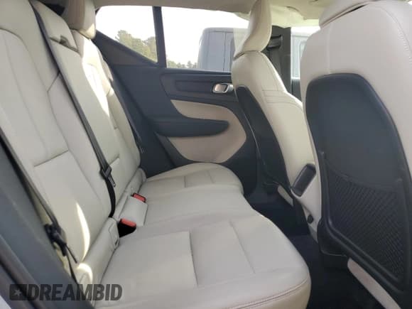 ✅ 2019 Volvo XC40 Momentum • VIN: YV4162XZ1K2009510 • Lot: 84588205. Listed on Copart with 68,853 mi. Free auction sales archive from the USA and detailed vehicle history report at DreamBid. Image 11.