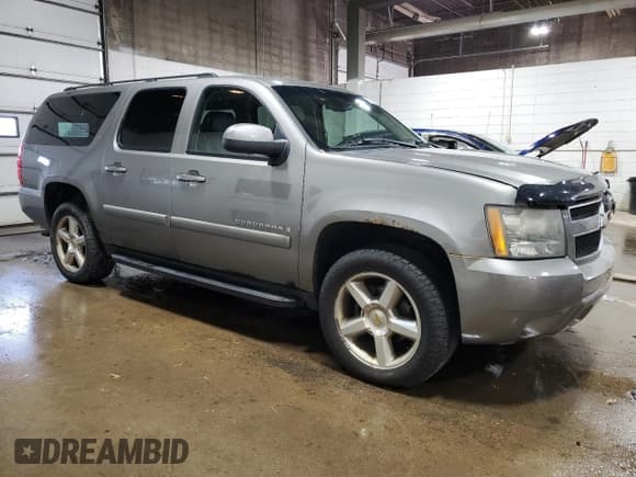 ✅ 2008 Chevrolet Suburban LTZ • VIN: 1GNFK16358J104959 • Lot: 79001024. Wystawiony na Copart z przebiegiem 210 476 mil. Bezpłatny archiwum sprzedaży aukcyjnych z USA i szczegółowy raport historii pojazdu na DreamBid. Zdjęcie 4.
