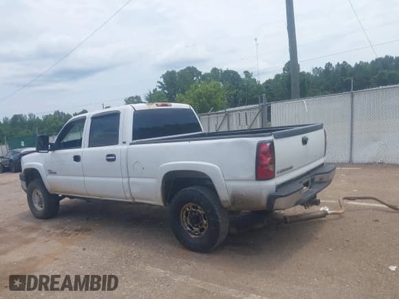 ✅ 2006 Chevrolet Silverado 2500HD LT3 • VIN: 1GCHK23D06F174096 • Лот: 42561823. Опубликован ранее на IAAI с пробегом 235 983 миль. Бесплатный доступ к архиву аукционных продаж из США и подробный отчёт об истории автомобиля на DreamBid. Изображение 14.