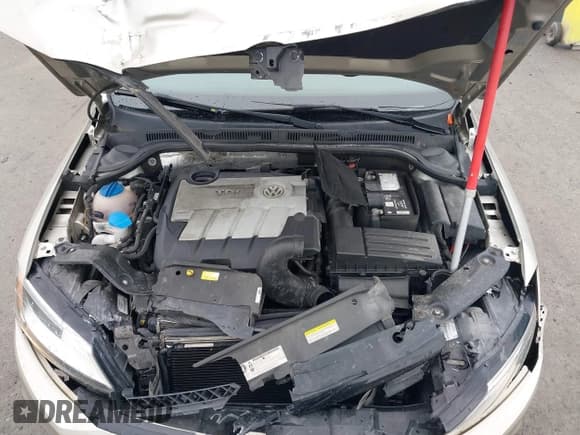 ✅ 2014 Volkswagen Jetta TDI w/Premium/Nav • VIN: 3VWLL7AJ9EM226026 • Lot: 42219871. Wystawiony na IAAI z przebiegiem 100 386 mil. Bezpłatny archiwum sprzedaży aukcyjnych z USA i szczegółowy raport historii pojazdu na DreamBid. Zdjęcie 10.