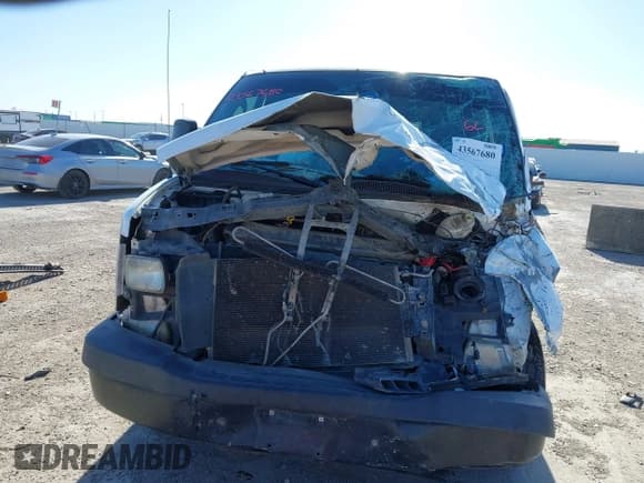 ✅ 2015 Chevrolet Express Passenger 1LS • VIN: 1GAZGZFG0F1156773 • Lot: 43567680. Wystawiony na IAAI z przebiegiem 198 793 mil. Bezpłatny archiwum sprzedaży aukcyjnych z USA i szczegółowy raport historii pojazdu na DreamBid. Zdjęcie 13.