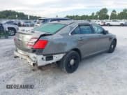 ✅ 2013 Ford Police Interceptor • VIN: 1FAHP2M8XDG126749 • Lot: 43332080. Wystawiony na IAAI z przebiegiem 131 600 mil. Bezpłatny archiwum sprzedaży aukcyjnych z USA i szczegółowy raport historii pojazdu na DreamBid. Zdjęcie 4.