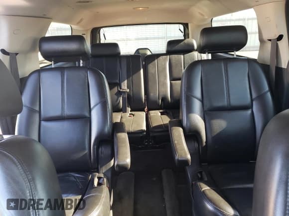 ✅ 2007 Chevrolet Suburban LTZ • VIN: 3GNFK16387G102896 • Lot: 77573624. Wystawiony na Copart z przebiegiem 248 018 mil. Bezpłatny archiwum sprzedaży aukcyjnych z USA i szczegółowy raport historii pojazdu na DreamBid. Zdjęcie 10.