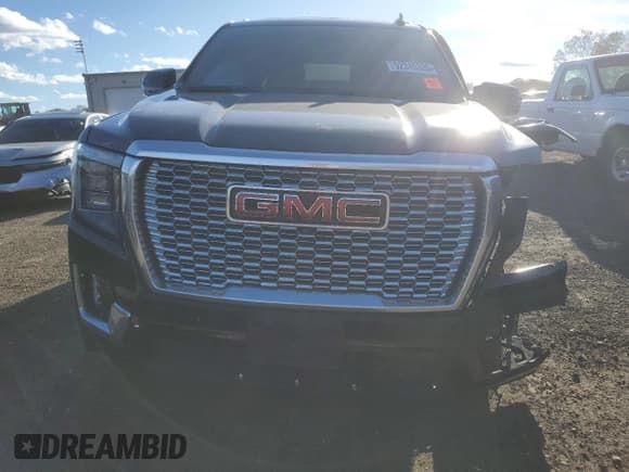 ✅ 2021 GMC Yukon Denali • VIN: 1GKS2DKL7MR414741 • Lot: 92345335. Wystawiony na Copart z przebiegiem 113 875 mil. Bezpłatny archiwum sprzedaży aukcyjnych z USA i szczegółowy raport historii pojazdu na DreamBid. Zdjęcie 5.