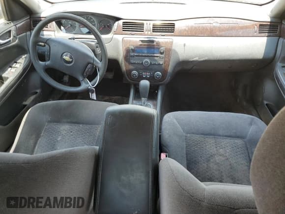 ✅ 2015 Chevrolet Impala LT • VIN: 2G1WB5E36F1145361 • Lot: 58694014. Wystawiony na Copart z przebiegiem 182 895 mil. Bezpłatny archiwum sprzedaży aukcyjnych z USA i szczegółowy raport historii pojazdu na DreamBid. Zdjęcie 8.