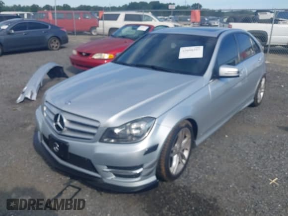 ✅ 2013 Mercedes-Benz C 300 Sport • VIN: WDDGF8AB4DG120995 • Lot: 43098597. Listed on IAAI with 75,247 mi. Free auction sales archive from the USA and detailed vehicle history report at DreamBid. Image 18.