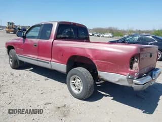 ✅ 1999 Dodge Dakota SLT • VIN: 1B7GL22X2XS222162 • Lot: 42038943. Wystawiony na IAAI z przebiegiem 222 883 mil. Bezpłatny archiwum sprzedaży aukcyjnych z USA i szczegółowy raport historii pojazdu na DreamBid. Zdjęcie 3.
