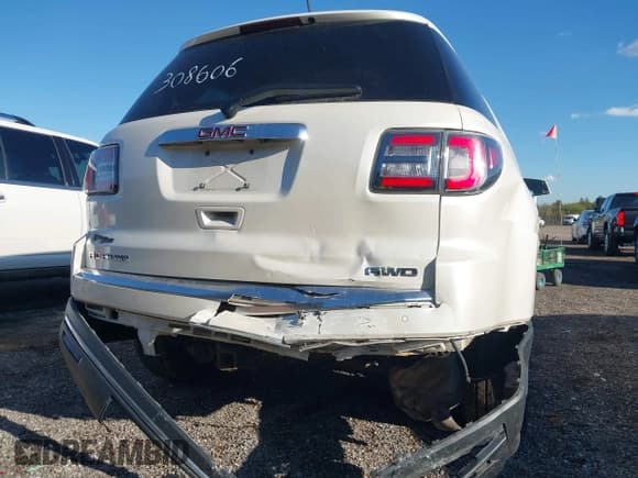 ✅ 2015 GMC Acadia SLT • VIN: 1GKKVSKD0FJ308606 • Lot: 43632179. Listed on IAAI with Not provided. Free auction sales archive from the USA and detailed vehicle history report at DreamBid. Image 6.