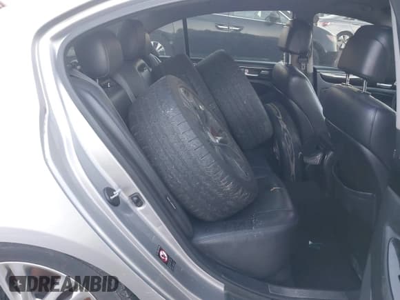 ✅ 2013 Hyundai Genesis 3.8L • VIN: KMHGC4DD3DU230457 • Lot: 43635050. Listed on IAAI with 206,000 mi. Free auction sales archive from the USA and detailed vehicle history report at DreamBid. Image 8.