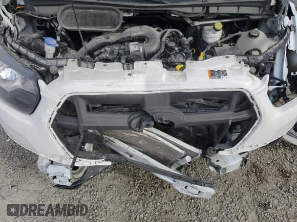 ✅ 2023 Ford Transit Cargo • VIN: 1FTBR3X8XPKA82717 • Lot: 88084785. Wystawiony na Copart z przebiegiem 20 648 mil. Bezpłatny archiwum sprzedaży aukcyjnych z USA i szczegółowy raport historii pojazdu na DreamBid. Zdjęcie 11.