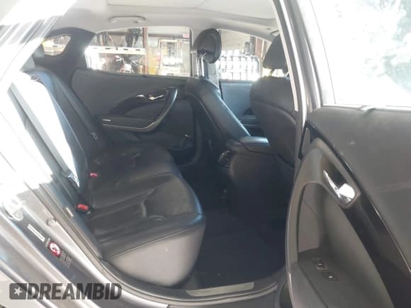 ✅ 2013 Hyundai Azera • VIN: KMHFH4JG3DA320267 • Lot: 43688990. Listed on IAAI with 175,228 mi. Free auction sales archive from the USA and detailed vehicle history report at DreamBid. Image 8.