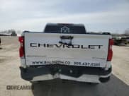 ✅ 2022 Chevrolet Silverado 1500 Custom • VIN: 3GCPYBEK5NG161010 • Lot: 48118315. Wystawiony na Copart z przebiegiem 37 968 mil. Bezpłatny archiwum sprzedaży aukcyjnych z USA i szczegółowy raport historii pojazdu na DreamBid. Zdjęcie 6.