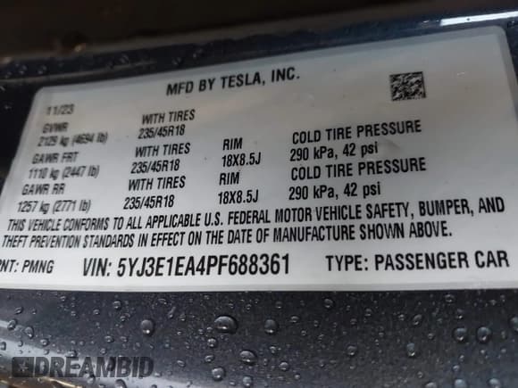 ✅ 2023 Tesla Model 3 • VIN: 5YJ3E1EA4PF688361 • Lot: 43562060. Wystawiony na IAAI z przebiegiem 26 908 mil. Bezpłatny archiwum sprzedaży aukcyjnych z USA i szczegółowy raport historii pojazdu na DreamBid. Zdjęcie 9.