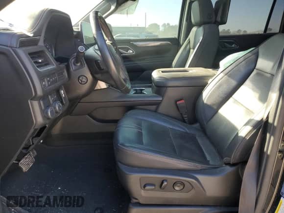 ✅ 2021 Chevrolet Suburban RST • VIN: 1GNSCEKD5MR256317 • Lot: 46294685. Wystawiony na Copart z przebiegiem 72 688 mil. Bezpłatny archiwum sprzedaży aukcyjnych z USA i szczegółowy raport historii pojazdu na DreamBid. Zdjęcie 7.